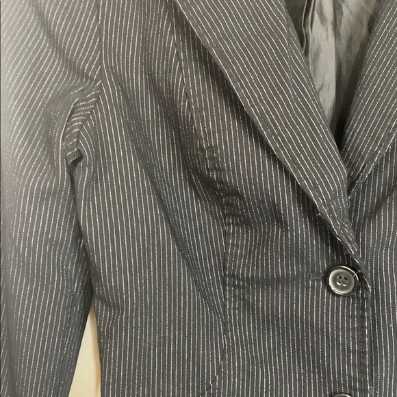 Sele Black Pinstripe Juniors Y2K Style Blazer Jacket, Size 5/6 - Picture 3 of 7